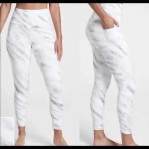 Athleta Salutation Stash Pocket II 7/8 Tight Medium Tall